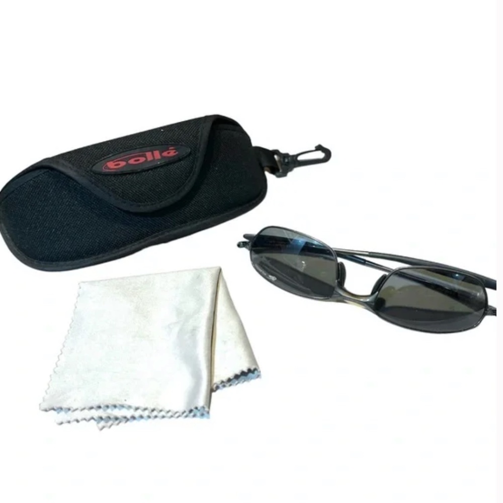 Bollé sports sunglasses - polarized- rubber head grip - comfortable- with case